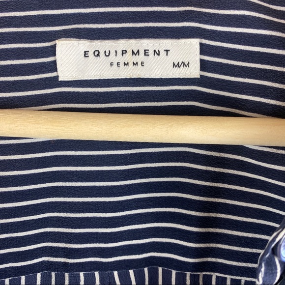 Equipment Femme 100% Silk Blue & White Striped Button Down Blouse Top Preppy - Picture 4 of 7